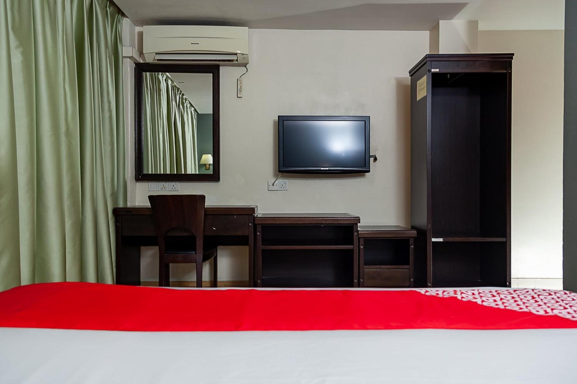 Super Oyo 90055 Mansion Inn Sibu Esterno foto