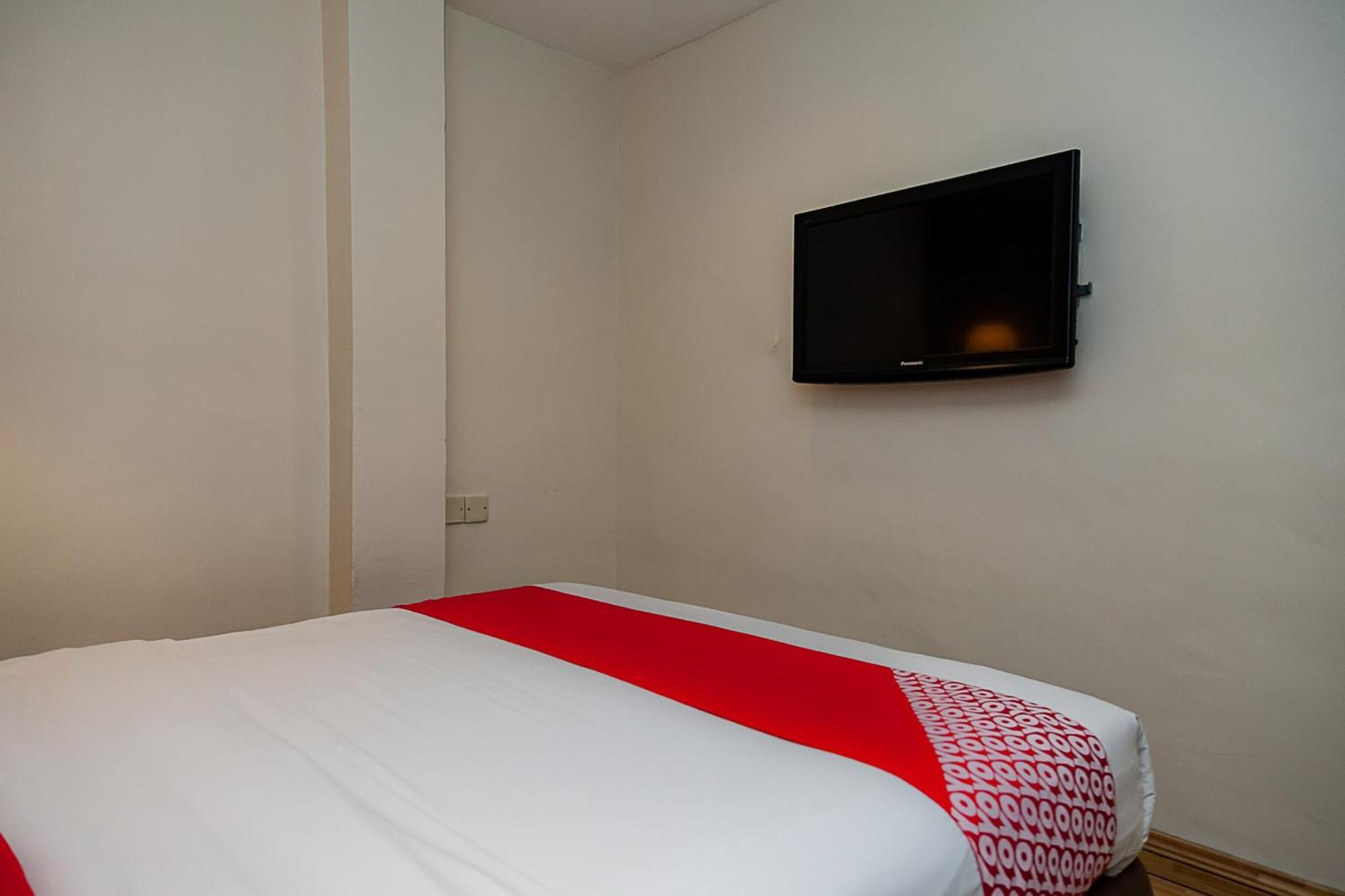 Super Oyo 90055 Mansion Inn Sibu Esterno foto