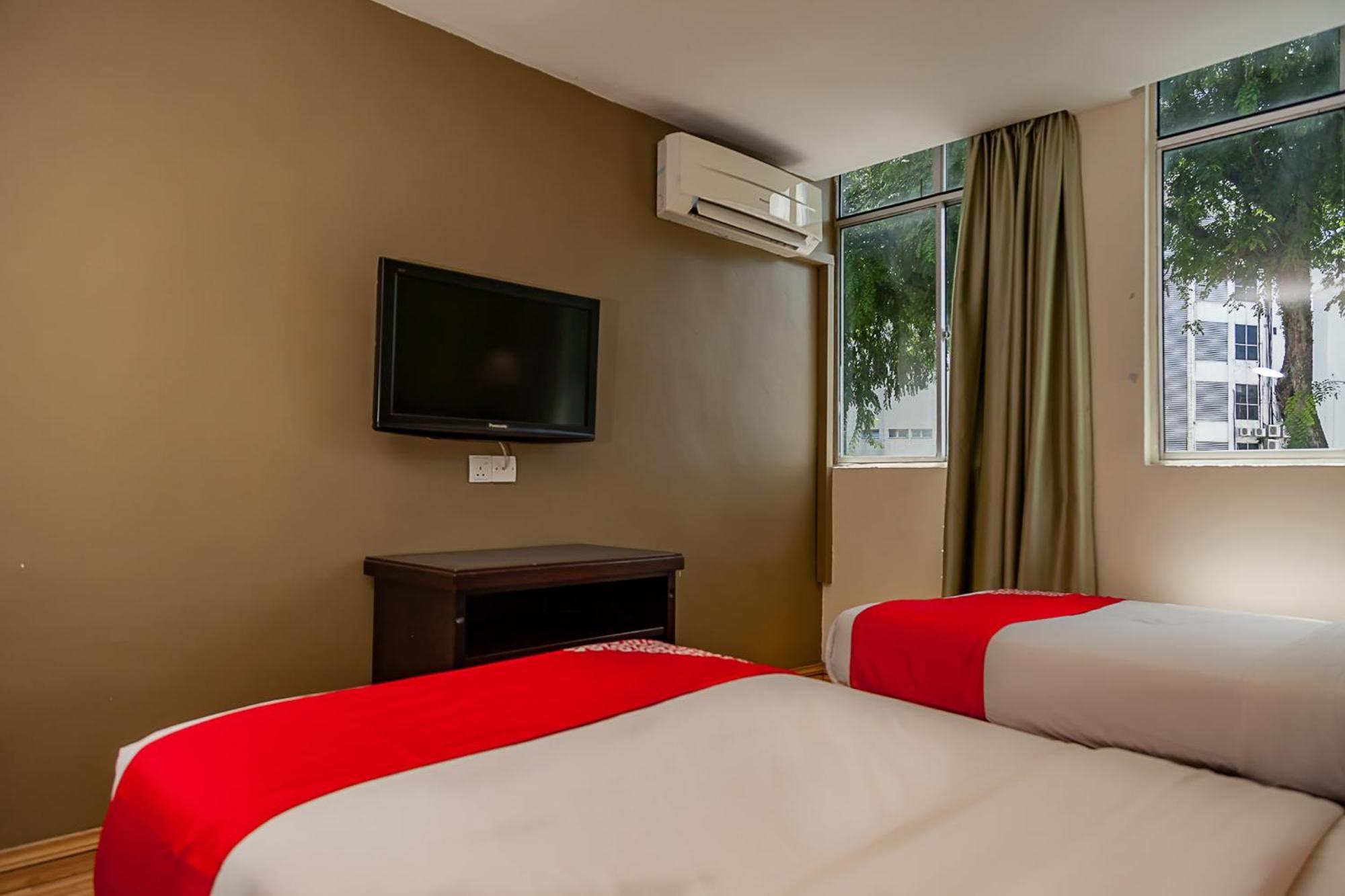Super Oyo 90055 Mansion Inn Sibu Esterno foto
