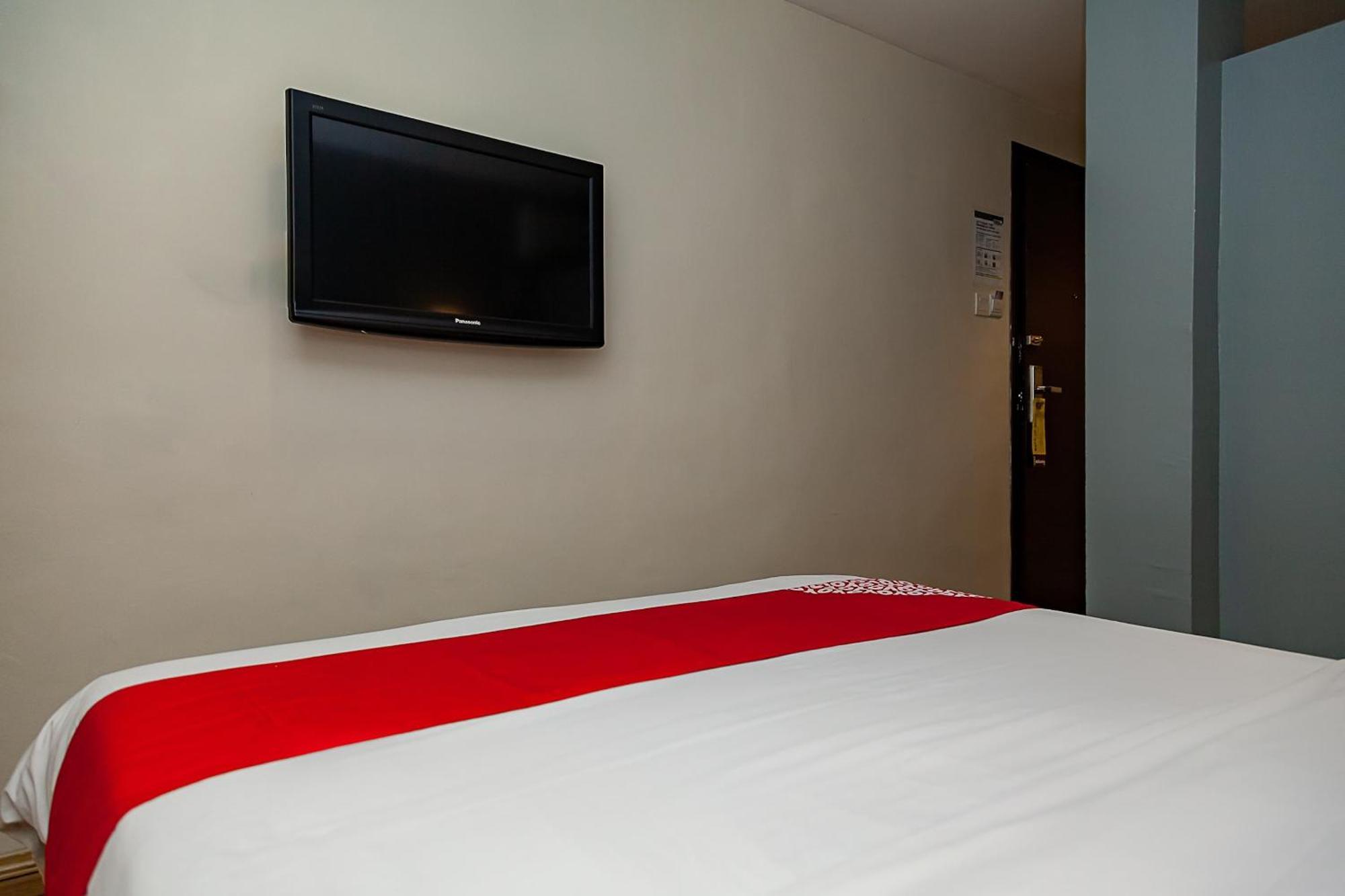 Super Oyo 90055 Mansion Inn Sibu Esterno foto