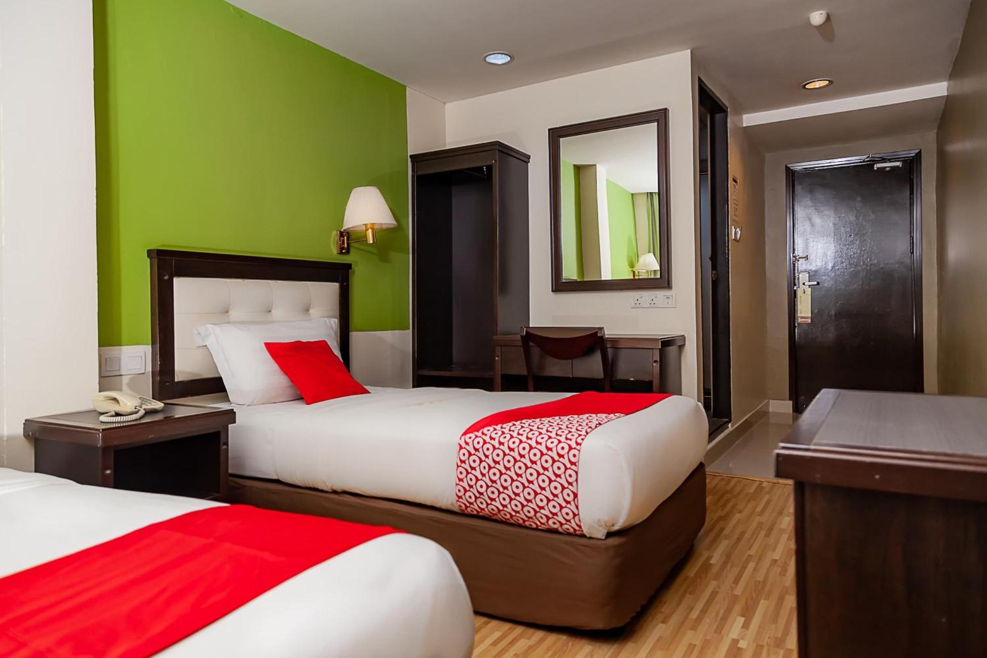 Super Oyo 90055 Mansion Inn Sibu Esterno foto