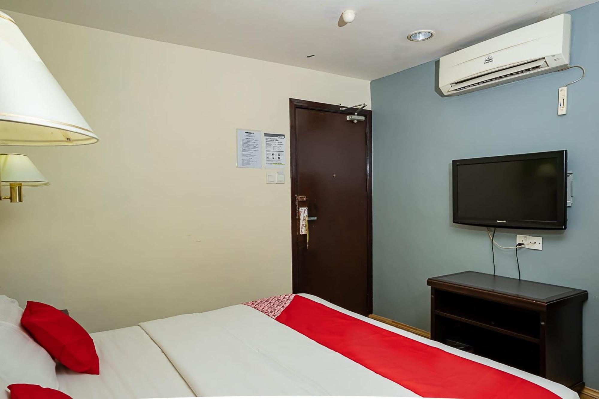 Super Oyo 90055 Mansion Inn Sibu Esterno foto